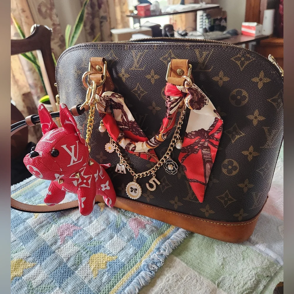 FASHION FRENCHIE DOG BAG CHARM/ KEYFOBS. - Picture 1 of 4